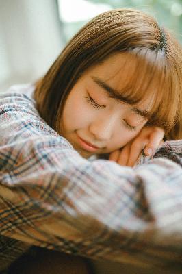 两个人轮流上24小时的班